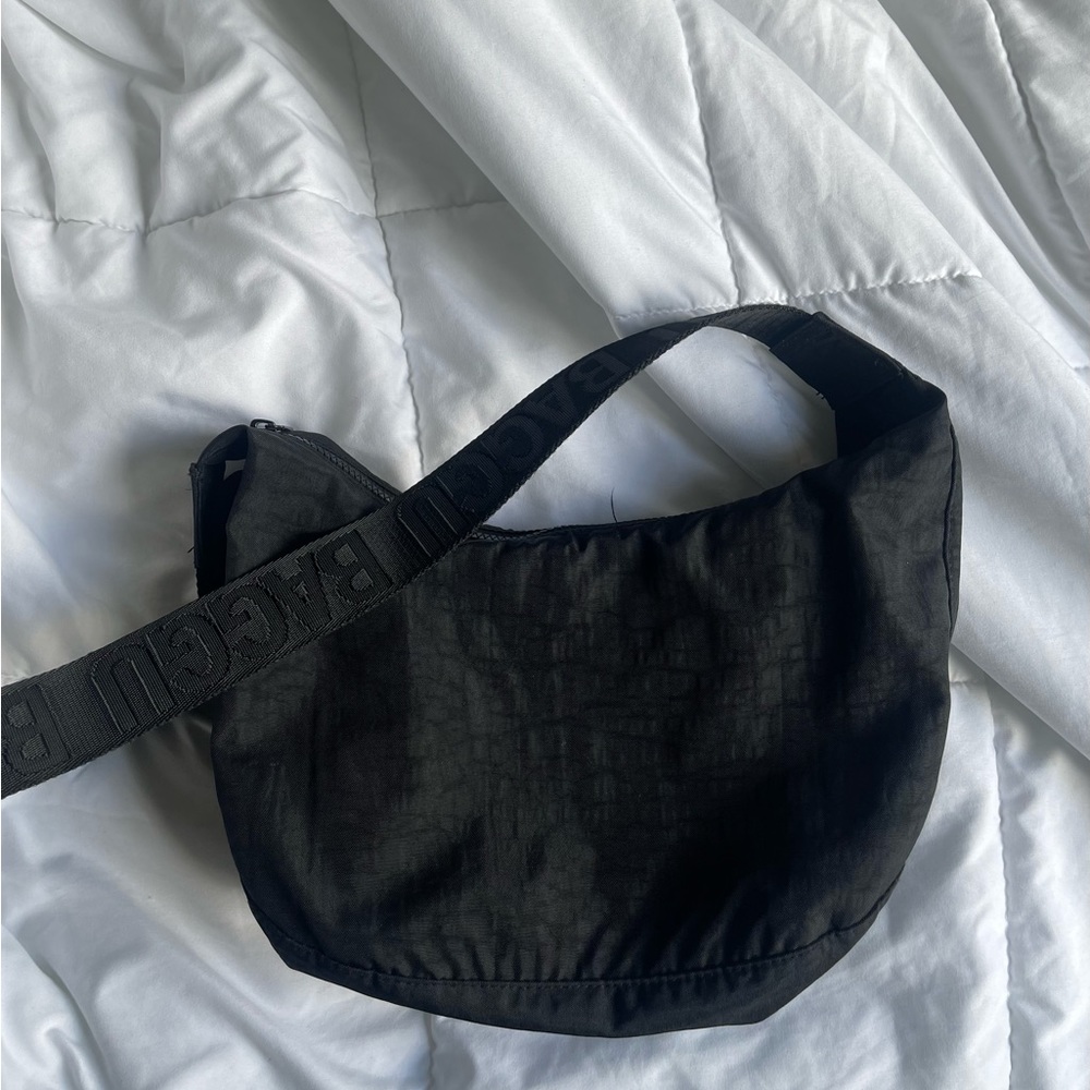 Black BAGGU medium crescent bag